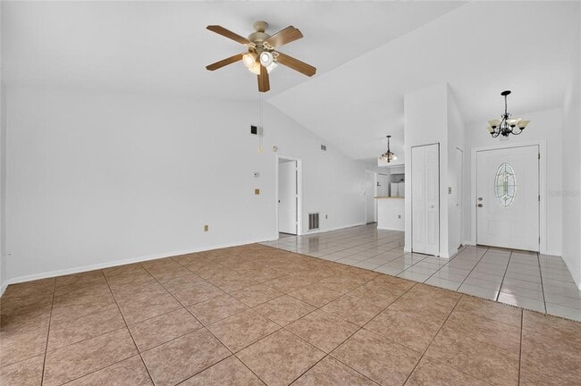 Building Photo - 913 San Rafael Way