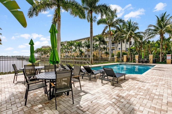 Building Photo - 3960 N Flagler Dr