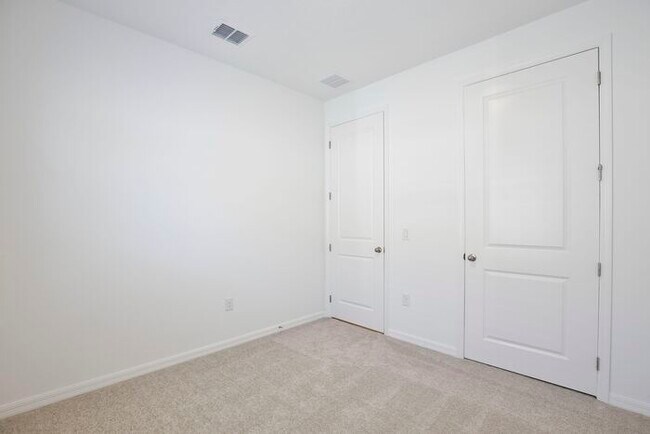 Building Photo - Stylish Sunbrooke Sanctuary! Modern 4/2 Home with High Ceilings, Designer Kitchen & Resort Amenities