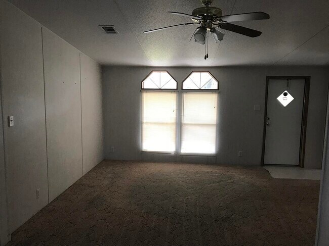 Building Photo - 312 Paradise Cir