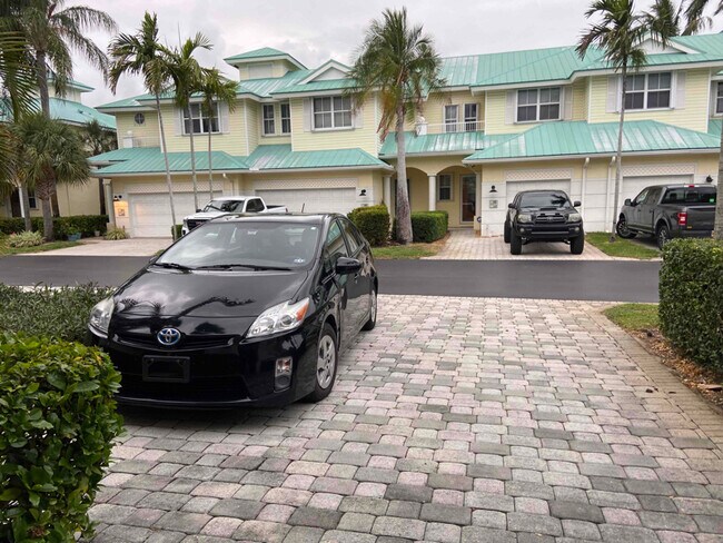 Building Photo - 124 federal and hypoluxo Guest