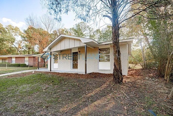 Building Photo - 2230 Danbury Dr