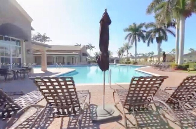 Building Photo - 1485 NE 33rd Rd