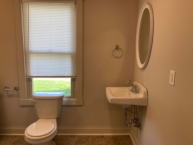 1/2 bath in laundry room - 136 Fruitville Pike