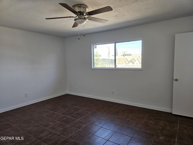 Building Photo - 2900 Roy Pace Dr
