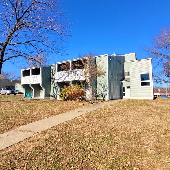 Building Photo - Oakwood
