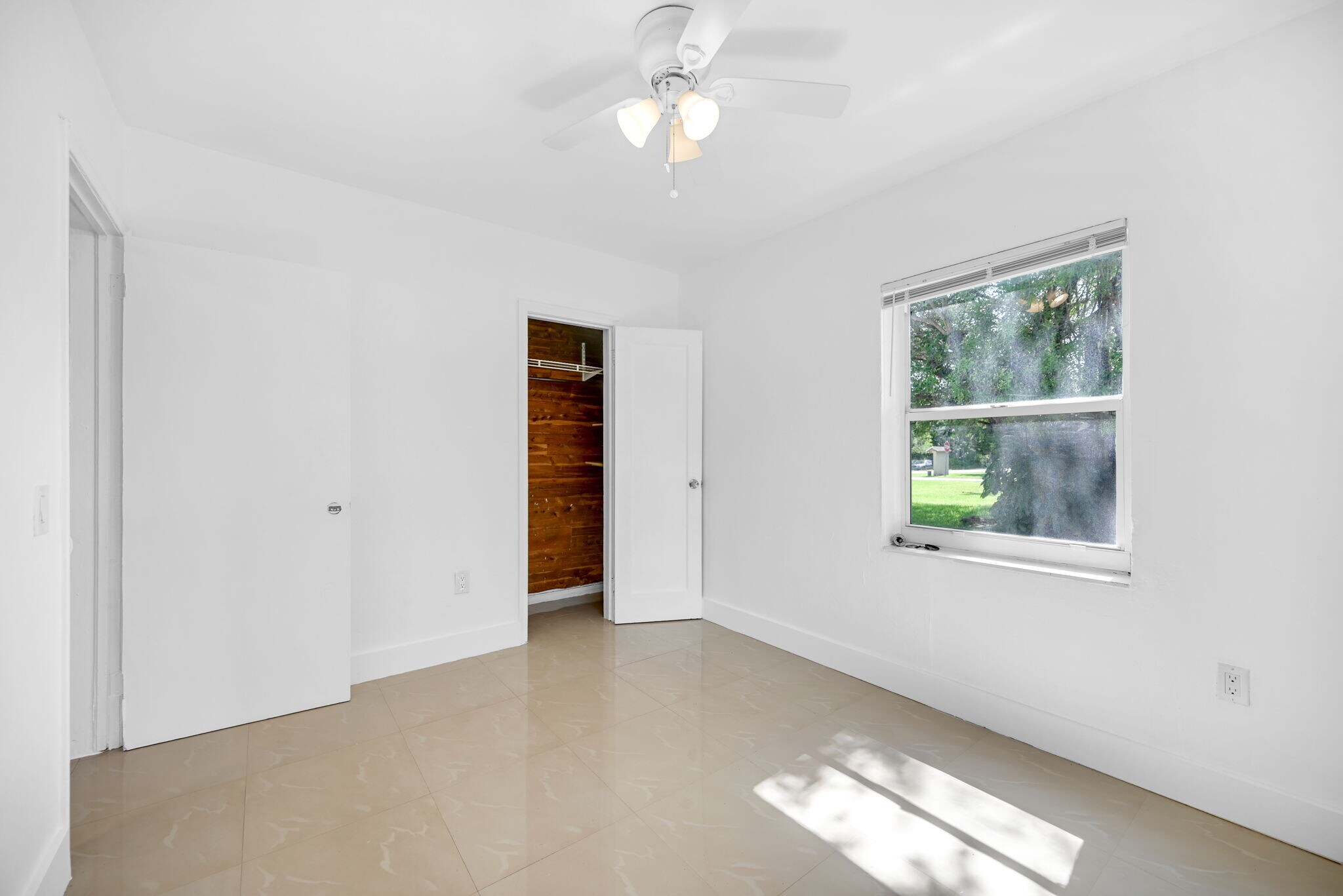 Building Photo - 567 NW 90th St