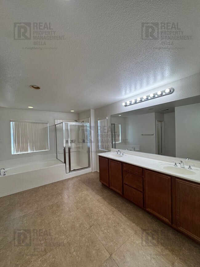 Building Photo - 756 Conlon Dr