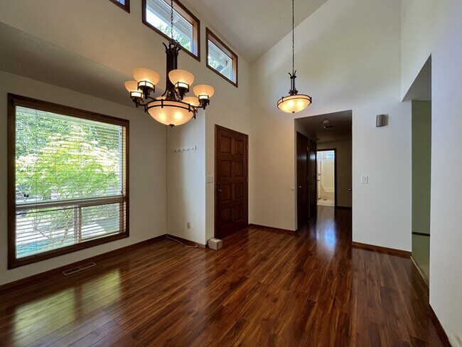 Building Photo - Charming Single-Level Home with Multiple Living Areas and Spacious Backyard Retreat