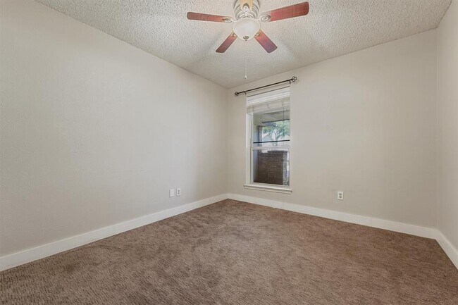 Building Photo - 19315 Gagelake Ln