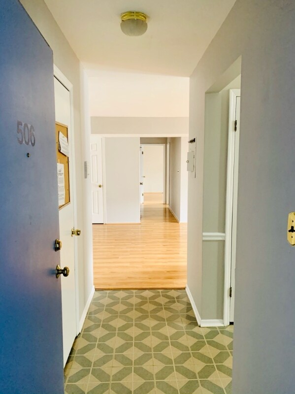 Building Photo - 506 Peach St