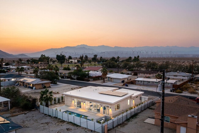 Building Photo - 361 W Sunview Ave