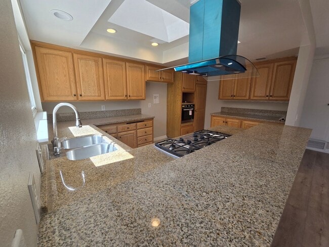 Building Photo - 3+2 Single Family Home in Thousand Oaks - ...