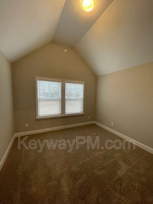 Building Photo - 8057 Kinsale Ave SE