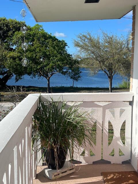 Building Photo - 2020 Lake Osborne Dr