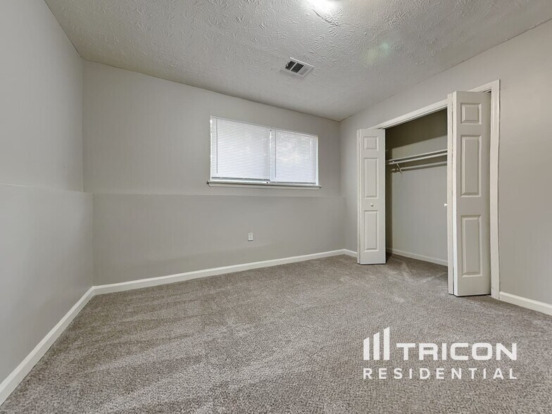 Building Photo - 3946 McGill Dr