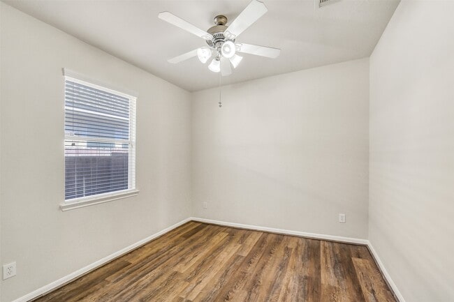 Building Photo - 7414 Compass Rose Dr