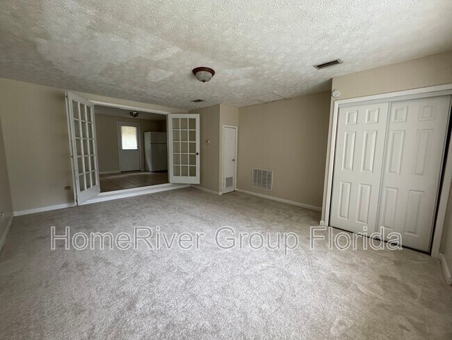 Building Photo - 4450 Englewood Ave