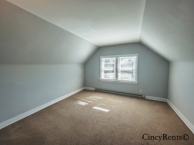 Building Photo - 2642 Madison Rd