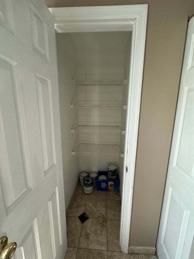 Building Photo - 415 S Zenia Ave