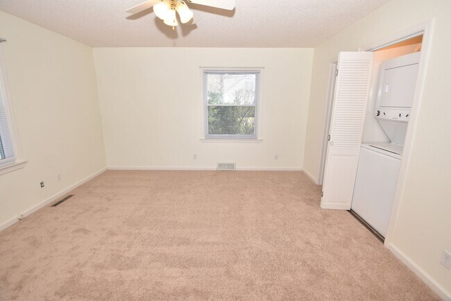 Building Photo - Great 3 bedroom Ranch in Elkhart