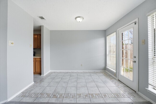 Building Photo - 7011 Lost Thicket Dr