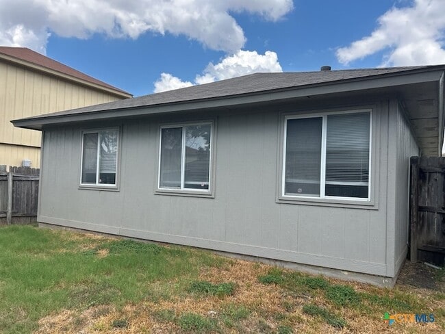 Building Photo - 2304 Garrett Dr