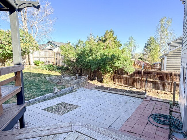 Building Photo - Updated Single-Family Home in Centennial!