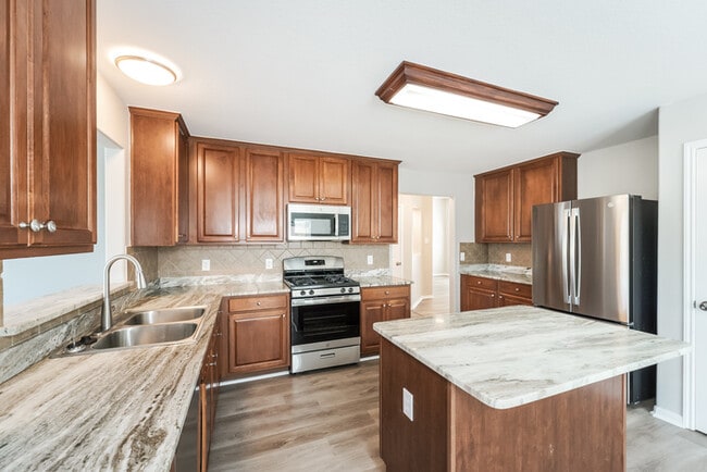 Building Photo - 14811 Forest Enclave Ln