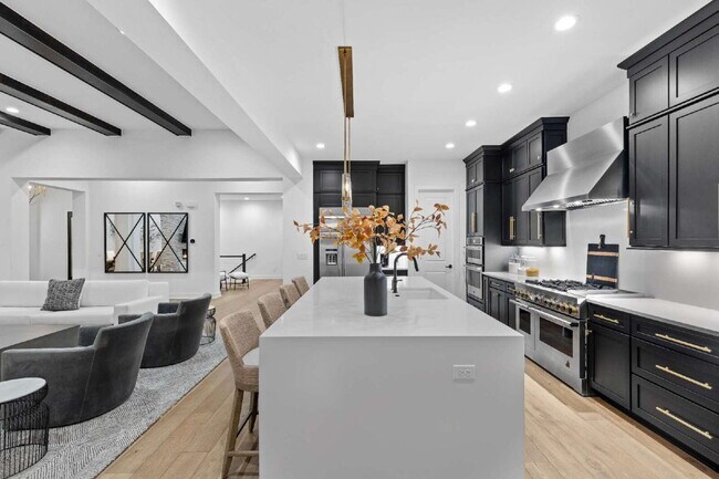 Building Photo - Colorado Luxury Redefined | Custom Ranch with Exceptional Outdoor Living & Designer Finishes
