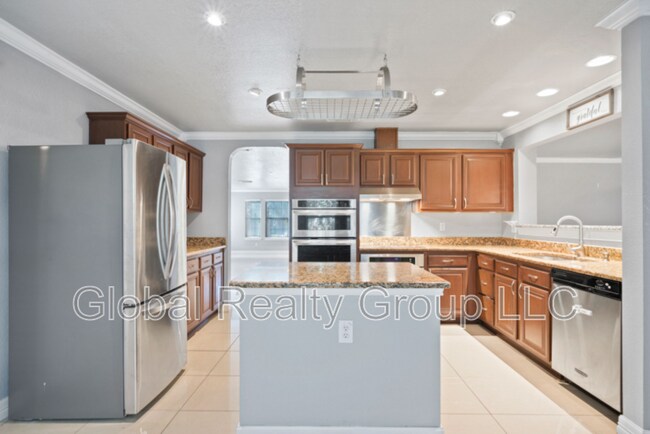 Building Photo - 11016 Forest Shower