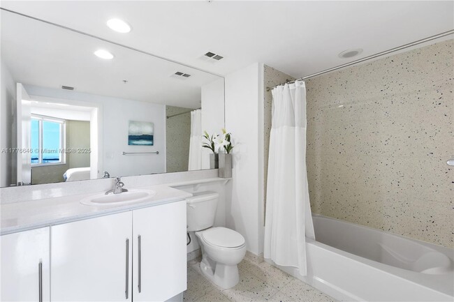 Building Photo - 335 S Biscayne Blvd