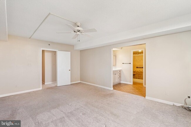 Building Photo - 3709 S George Mason Dr