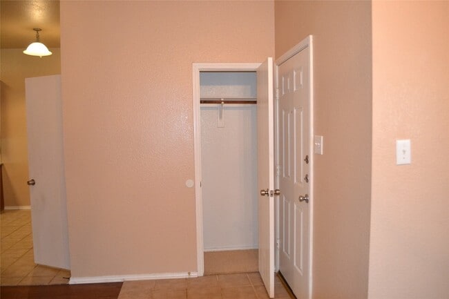 Building Photo - 1520 Carrigan Ln
