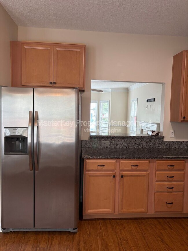 Building Photo - 208 Pointe Crest Ct