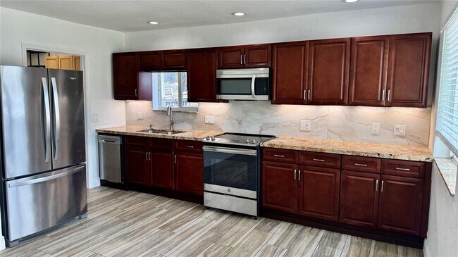 Building Photo - $2,950MONTHLY;3120 SW 35TH AVE WEST PARK, ...