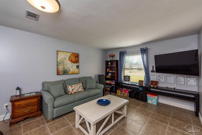 Building Photo - 12164 Longwood Dr
