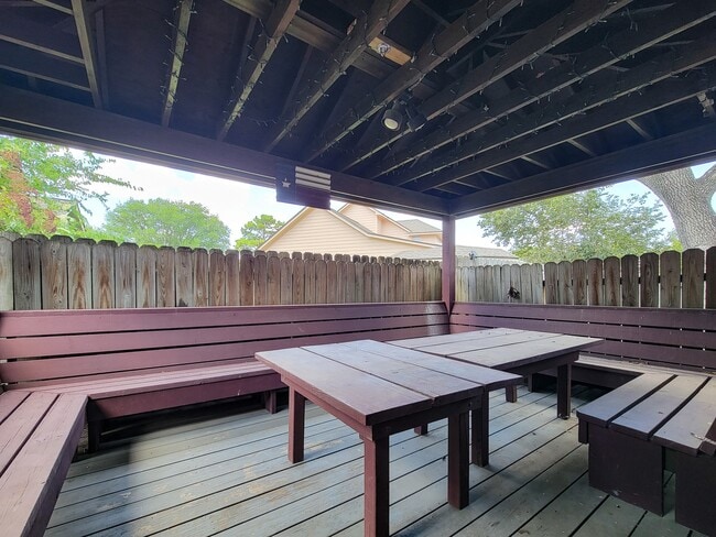 Building Photo - 2030 Creek Valley Ln