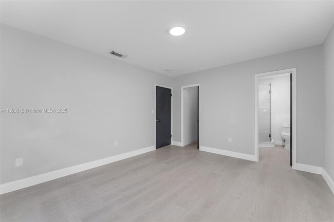 Building Photo - 4400 SW 89th Ave