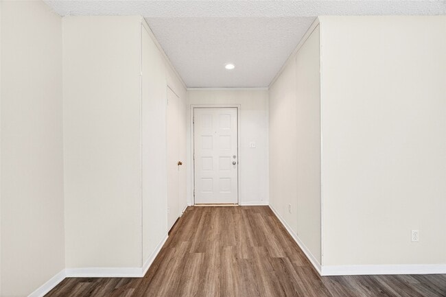 Building Photo - 11103 Bellerive Dr