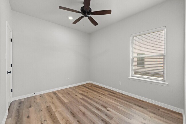 Building Photo - 3-Bed Oasis on Reverie Rd with Spacious 1612 Sq Ft Layout - Perfect for Your Family!