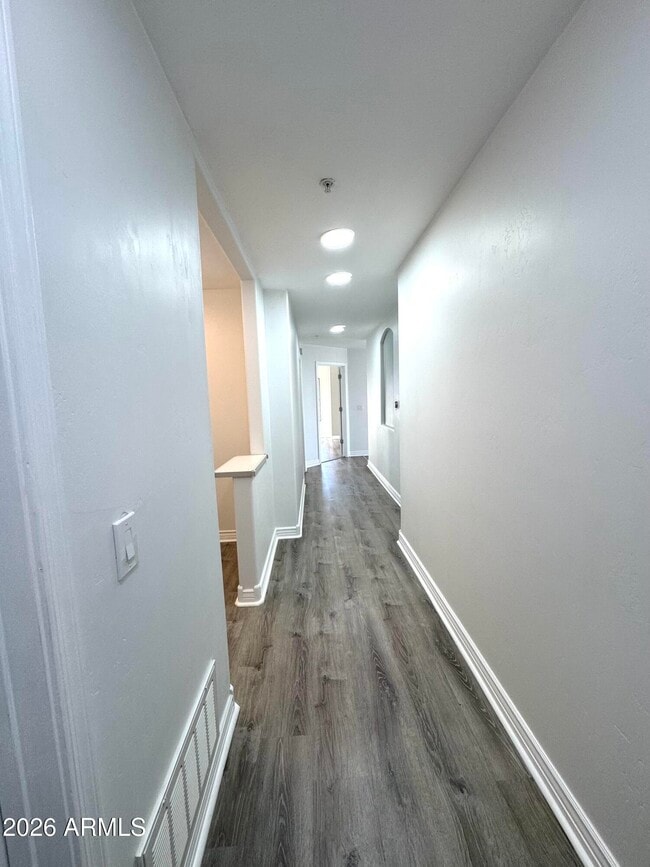 Building Photo - 5450 E Deer Valley Dr