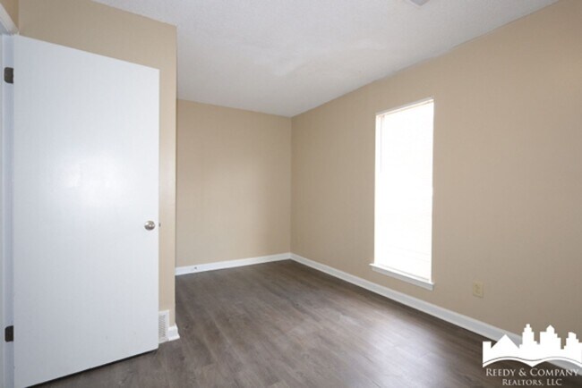 Building Photo - 5343 Cedar Bluff Dr