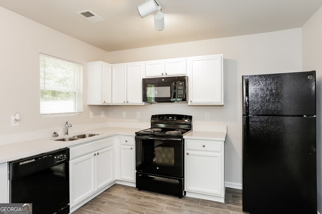 Building Photo - 508 Brady Dr