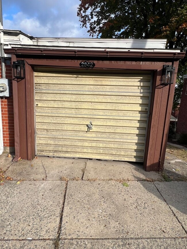 Building Photo - Newly Updated 3 bedroom Mount Penn Home with garage