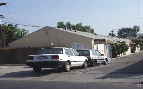 Building Photo - 2319-2339 Smythe Ave