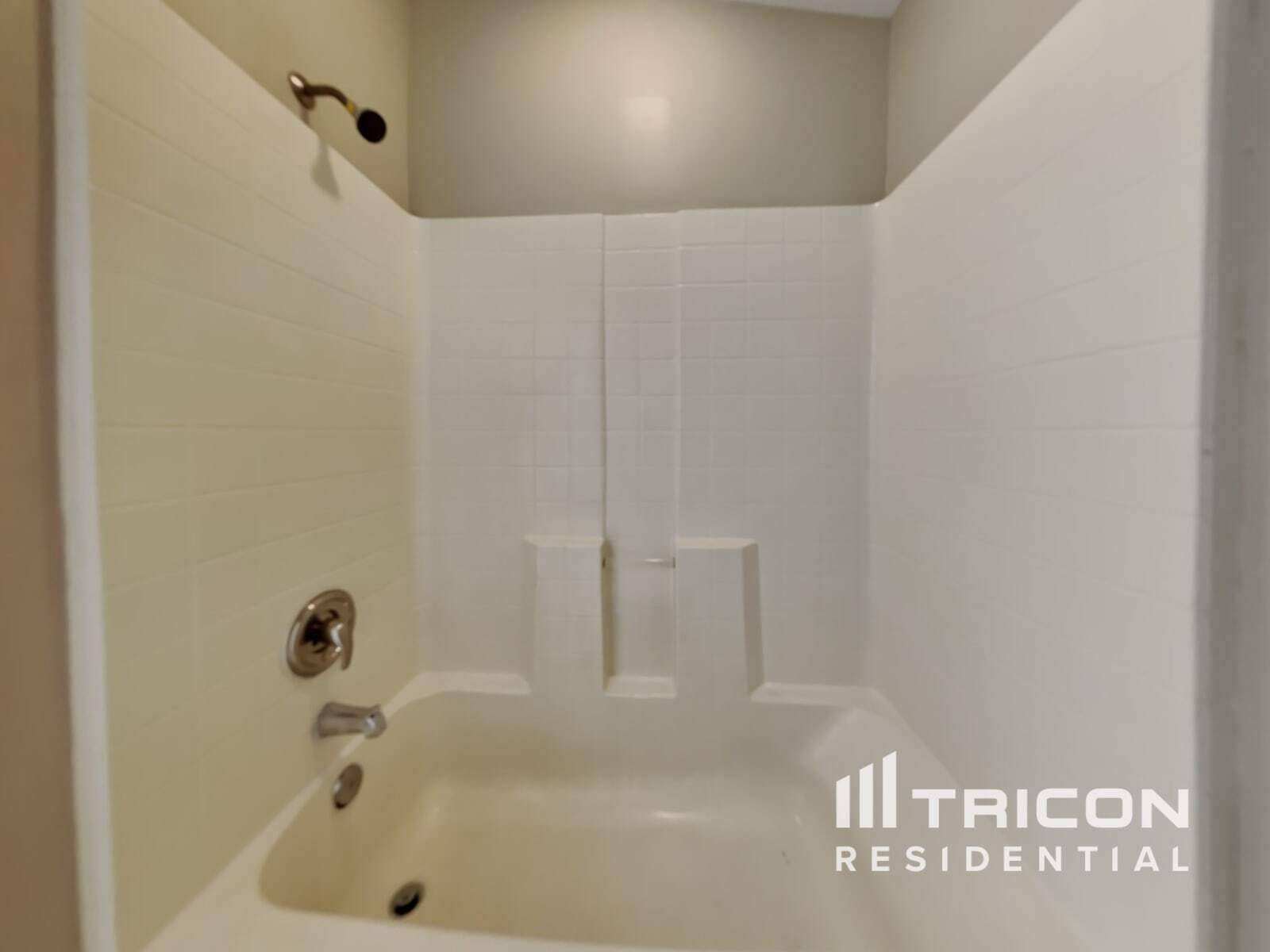 Building Photo - 1054 Valentine St