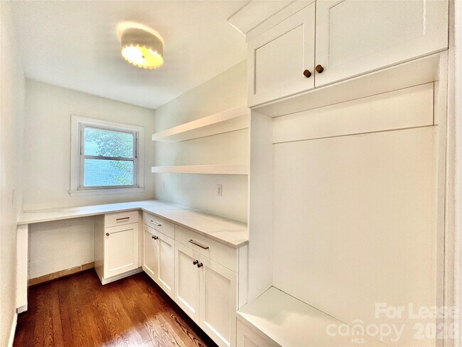Building Photo - 6414 Greencove Dr