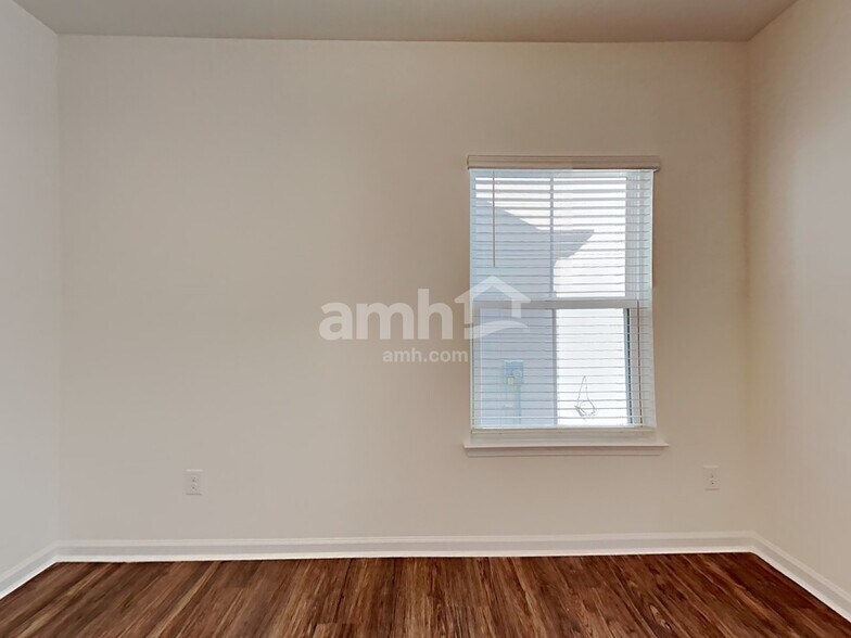 Building Photo - 5057 Twin River Dr