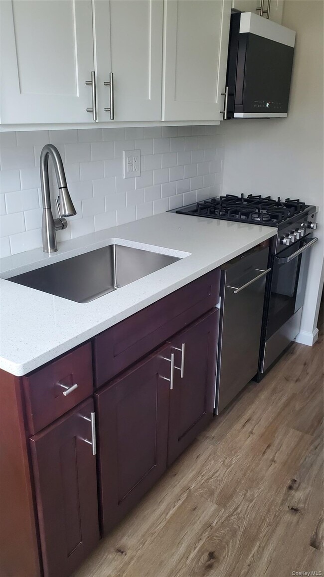 Building Photo - 460 Old Town Rd